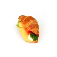 Mini croissant s uzeným sýrem Eidam a česnekovou pomazánkou